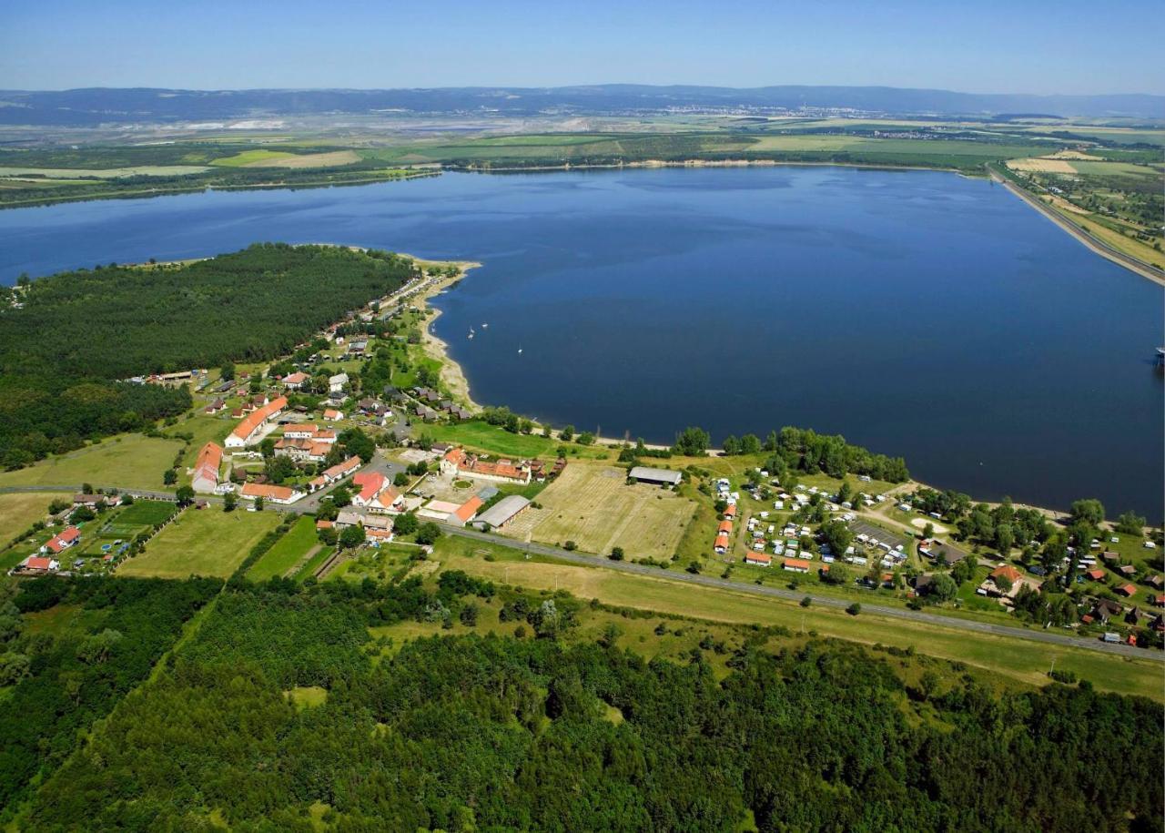 Rybarska Basta Vikletice - Apartmany A Bungalovy - Nechranicka Prehrada المظهر الخارجي الصورة