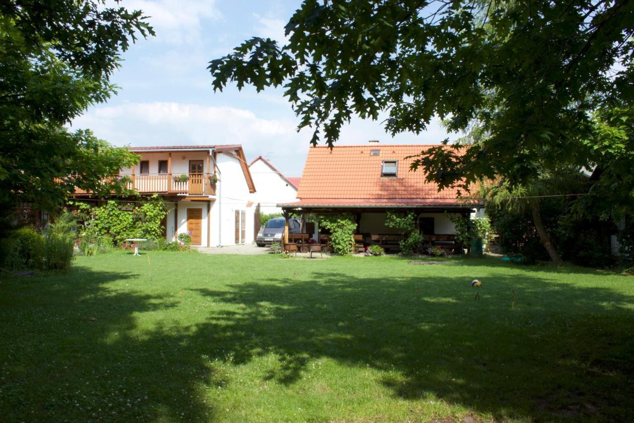 Rybarska Basta Vikletice - Apartmany A Bungalovy - Nechranicka Prehrada المظهر الخارجي الصورة