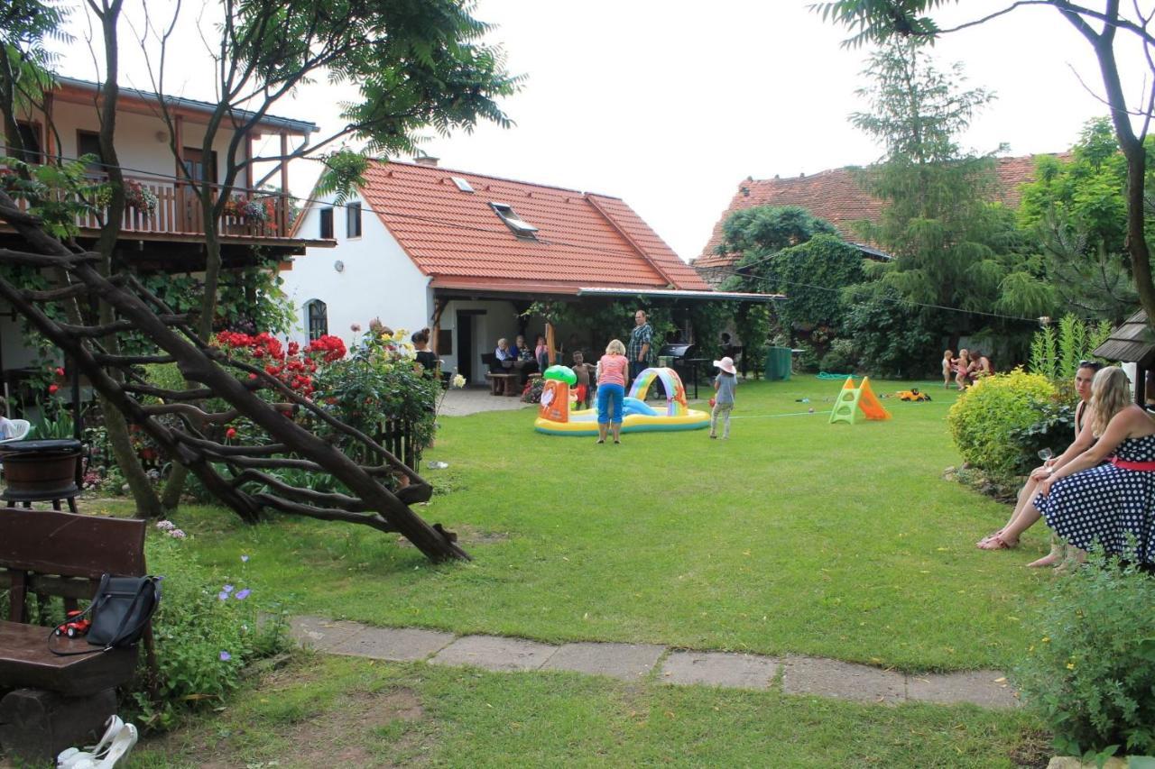 Rybarska Basta Vikletice - Apartmany A Bungalovy - Nechranicka Prehrada المظهر الخارجي الصورة