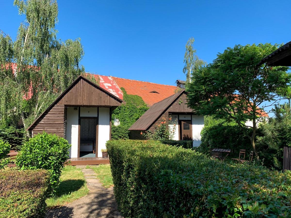 Rybarska Basta Vikletice - Apartmany A Bungalovy - Nechranicka Prehrada المظهر الخارجي الصورة